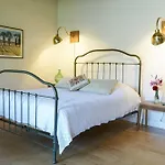 Le Presbytere De Bed & Breakfast *