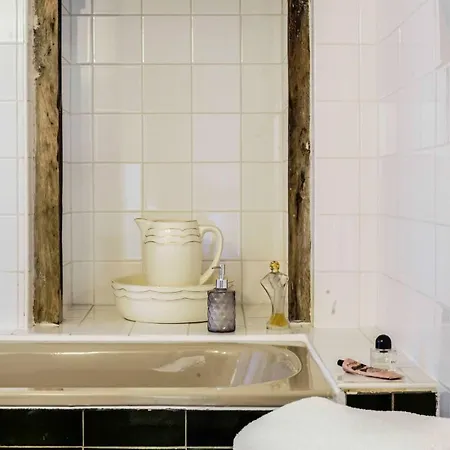 Le Presbytere De Bed & Breakfast